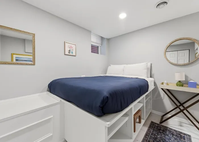 Ukrainian Village 2 Bd 2ba - Steps From Division *