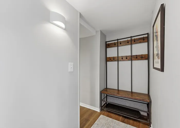 Ukrainian Village 2 Bd 2ba - Steps From Division * Chicago