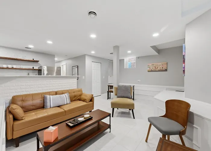 Ukrainian Village 2 Bd 2ba - Steps From Division * Chicago